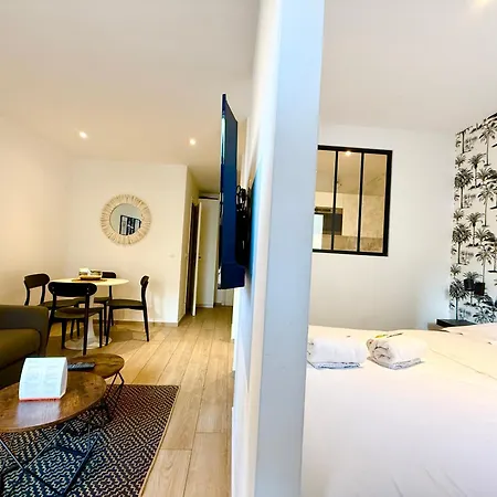 Apartament C001-beau Neuf Situe Au Centre