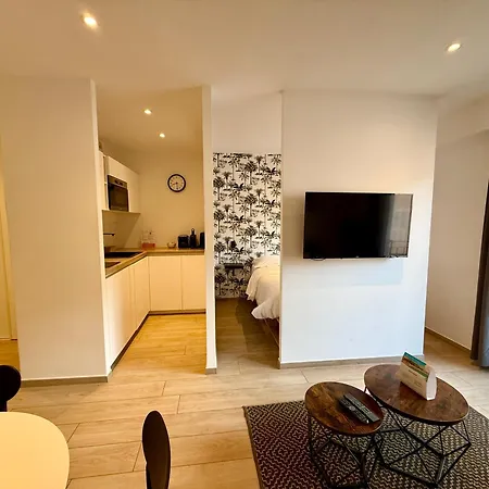 Apartament C001-beau Neuf Situe Au Centre *