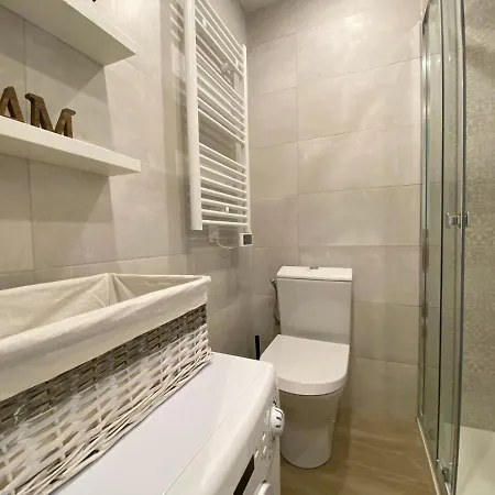 Appartement C001-beau Neuf Situe Au Centre *
